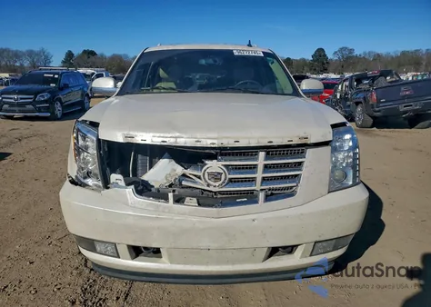 2011 Cadillac Escalade Esv Premium z USA, uszkodzony, nr VIN 1GYS4JEF7BR325138